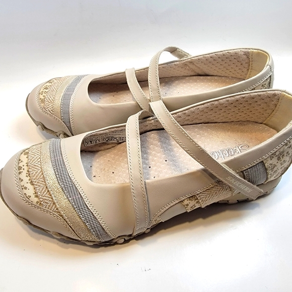 Skechers Patchwork Flats Sneakers Mary Jane Floral Women's 7.5 - Picture 2 of 7